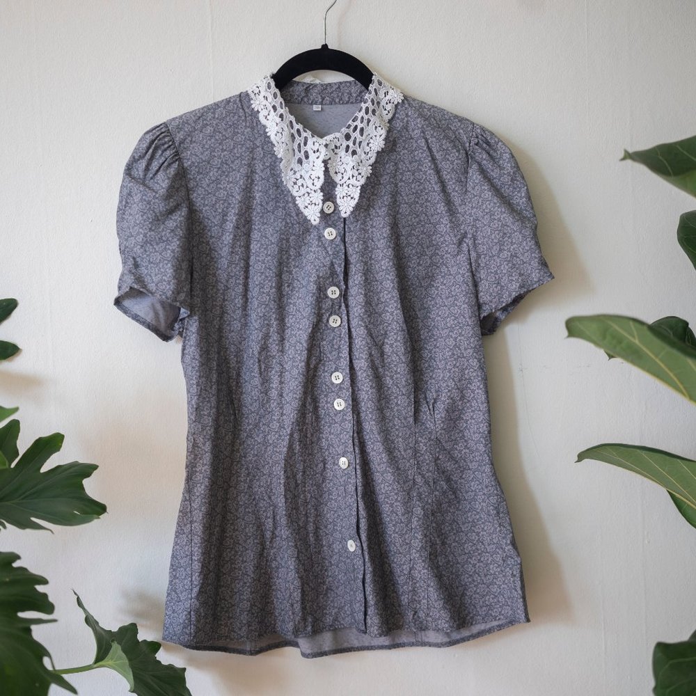 80's Gothic vintage lace collar button up